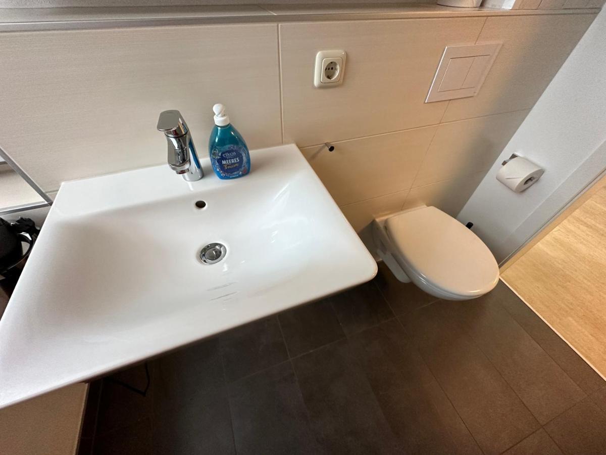 Апартаменты Traumhafte Haushaelfte Mit Kamin, Garten & Whirlpool Берлин Экстерьер фото